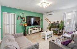 3675 NW 5th St, Miami, FL 33125