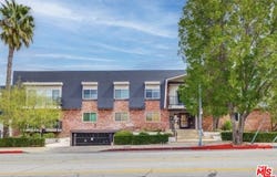 5252 Coldwater Canyon Ave, Van Nuys, CA 91401
