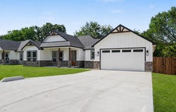 113 Dennis Drive, Azle, TX 76020