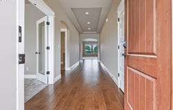 1335 S LARCH St, Canby, OR 97013