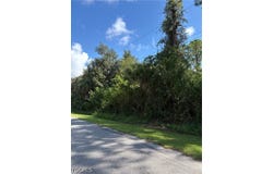 2008 Johns Avenue, Alva, FL 33920
