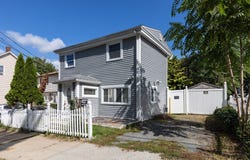 452 Tecumseh St, Fall River, MA 02721