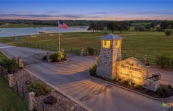 494 Flash Circle, Gonzales, TX 78648