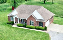 1000 Raisor Ln, Pleasureville, KY 40057