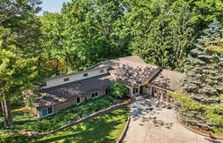 6187 Willow Highway, Grand Ledge, MI 48837