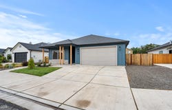 961 Arrowhead Trail, Eagle Point, OR 97524