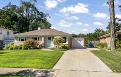 1960 Milton Avenue, Northbrook, IL 60062