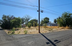 221 W Beech Ave, Hermiston, OR 97838