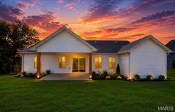 9153 Idell Creek Ln, Hannibal, MO 63401