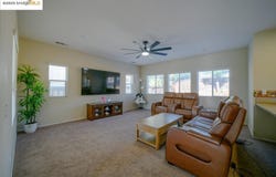 1350 Mistletoe Dr, Beaumont, CA 92223