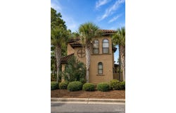 205 N Saint Francis Dr, Destin, FL 32549