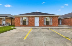 219 Gloria St, Thibodaux, LA 70301