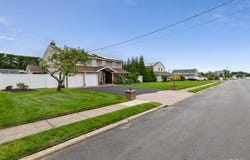 19 Clearwater Lane, West Islip, NY 11795