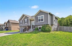 19205 Switchgrass Drive, Smithville, MO 64089