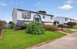 202 Oman St, Fall River, MA 02721