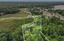 127 E Maple Street, Fruitport, MI 49415