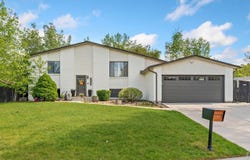12438 W 70th Pl, Arvada, CO 80004