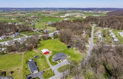 744 LIME QUARRY Road, GAP, PA 17527