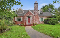 2800 SW Huntoon ST, Topeka, KS 66604