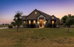157 Daniel Drive, Van Alstyne, TX 75495