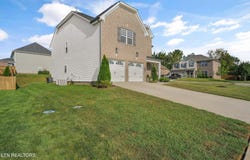 112 Silver Maple St, Lenoir City, TN 37771