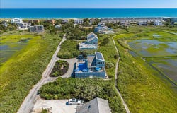556 DUNE RD, Westhampton, NY 11977