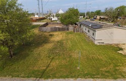 104 Royal St, Taylor, TX 76574