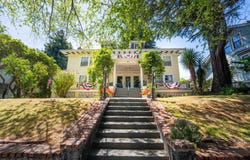 955 S 5TH St, CoosBay, OR 97420
