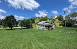 22 Cricket Ln, Cairo, WV 26337