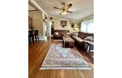 560 Main Street, Leslie, MO 63056