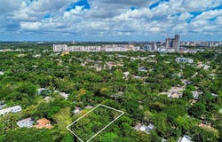 3595 Avocado Ave, Miami, FL 33133