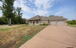 601 Corrigan Trails Blvd, Lindale, TX 75771