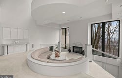 910 PENNWOOD Circle, LANCASTER, PA 17601