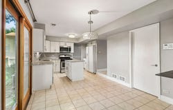 702 Buffalo Circle, Carol Stream, IL 60188