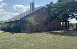 690 Ancient Oaks Drive, Marble Falls, TX 78654