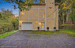 9868 Deerwood Drive, Tobyhanna, PA 18466