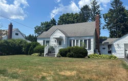 85 Harris Street, Patchogue, NY 11772