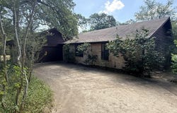 109 Pine Cone Ln, Elgin, TX 78621