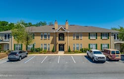 27 JARDIN DE MER Place, Jacksonville Beach, FL 32250