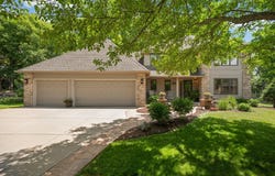 4824 Whispering Court, Eagan, MN 55122