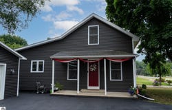 522 N 2nd Street, Shepherd, MI 48883