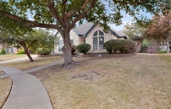 2002 Clearview Drive, Ennis, TX 75119