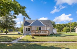 301 Michaels St, Cochrane, WI 54622