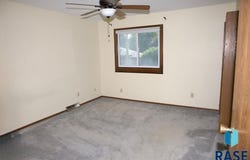 1918 S Cliff Ave, Sioux Falls, SD 57105