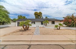 3926 E LAUREL Lane, Phoenix, AZ 85028