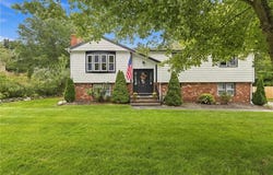 7 Cindy Circle, Johnston, RI 02919