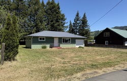 220 W BIRCH St, Powers, OR 97466