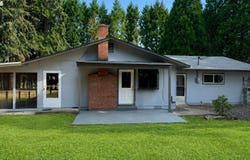 28016 GREEN OAKS Dr, Eugene, OR 97402