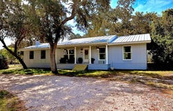 16690 Hodges Ave, Cedar Key, FL 32625