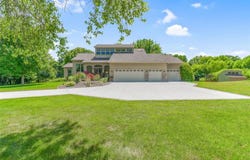 8141 Maplewood Terrace, Chanhassen, MN 55317
